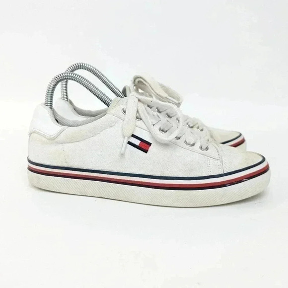 Tommy Hilfiger Fressian Low Top Lace-Up Sneakers - Picture 2 of 11